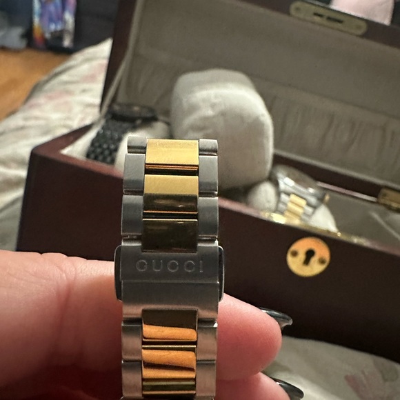 Women’s Gucci Watch - Picture 4 of 7